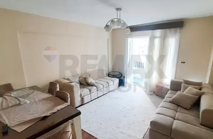 شقة - 2 غرف نوم - 1 حمام للايجار في سموحة - حي شرق - الاسكندرية