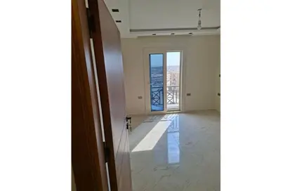 دوبلكس - 3 غرف نوم - 3 حمامات للبيع في شارع نعمان جمعة - الحي الثاني - مدينة العبور - القليوبية