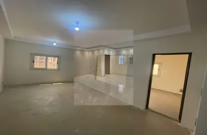 Office Space - Studio - 3 Bathrooms for rent in Ganoob El Acadimia - New Cairo City - Cairo