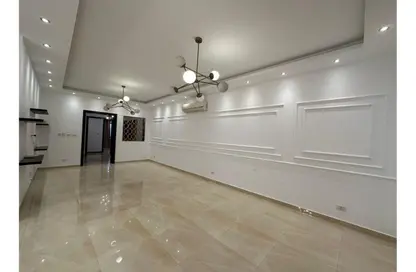 شقة - 3 غرف نوم - 3 حمامات للايجار في ذا كورت ياردز - كمبوندات الشيخ زايد - الشيخ زايد - الجيزة