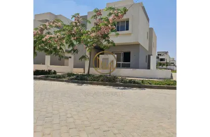 Villa - 6 Bedrooms - 5 Bathrooms for sale in Hyde Park - 5th Settlement Compounds - The 5th Settlement - New Cairo City - Cairo