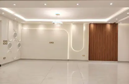 Apartment - 3 Bedrooms - 3 Bathrooms for sale in Dr Al Batrawy St. - 1st Zone - Nasr City - Cairo