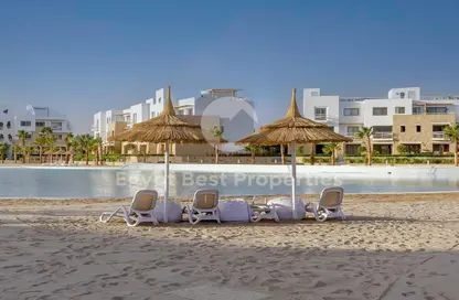 Chalet - 2 Bedrooms - 2 Bathrooms for sale in Swan Lake Gouna - El Gouna - Hurghada - Red Sea