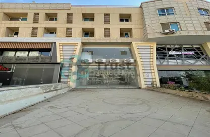 محل تجاري - استوديو - 1 حمام للايجار في بيفرلي هيلز - كمبوندات الشروق - مدينة الشروق - القاهرة