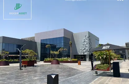 Shop - Studio - 2 Bathrooms for rent in Eastown - 5th Settlement Compounds - The 5th Settlement - New Cairo City - Cairo