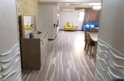 شقة - 2 غرف نوم - 2 حمامات للبيع في شارع شهاب - المهندسين - الجيزة