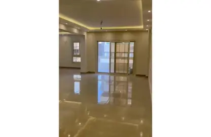 شقة - 3 غرف نوم - 3 حمامات للايجار في شارع هشام لبيب - المنطقة الثامنة - مدينة نصر - القاهرة