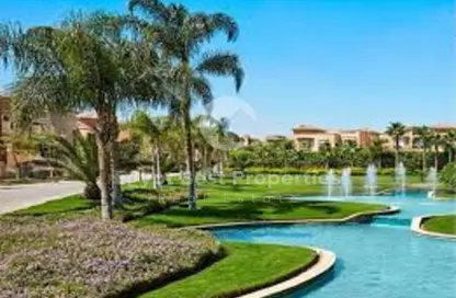 Townhouse - 5 Bedrooms - 4 Bathrooms for sale in Swan Lake Residence - 5th Settlement Compounds - The 5th Settlement - New Cairo City - Cairo