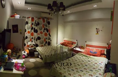 شقة - 2 غرف نوم - 2 حمامات للبيع في شارع عماد الدين كامل - المنطقة الأولى - مدينة نصر - القاهرة