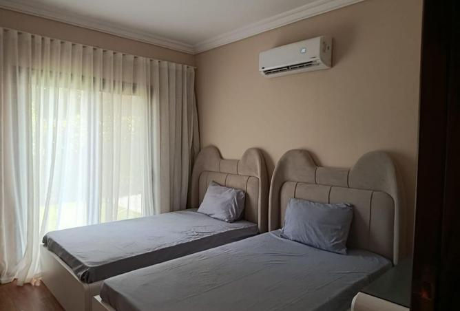 8254012 - Property Image 3