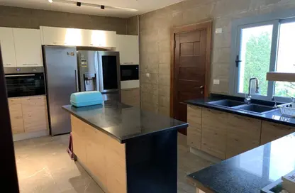 Villa - 7 Bedrooms - 6 Bathrooms for sale in Sheikh Zayed Compounds - Sheikh Zayed City - Giza
