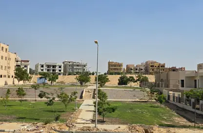 شقة - 3 غرف نوم - 2 حمامات للبيع في المجاورة الثانية - الحي الثالث شرق - مدينة الشروق - القاهرة