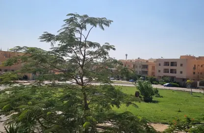 Apartment - 2 Bedrooms - 2 Bathrooms for sale in Al Narges 6 - Al Narges - New Cairo City - Cairo