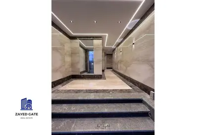 شقة - 3 غرف نوم - 3 حمامات للبيع في الحي الثامن - الشيخ زايد - الجيزة