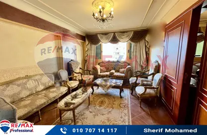 Apartment - 3 Bedrooms - 1 Bathroom for sale in Al Geish Road - Cleopatra - Hay Sharq - Alexandria