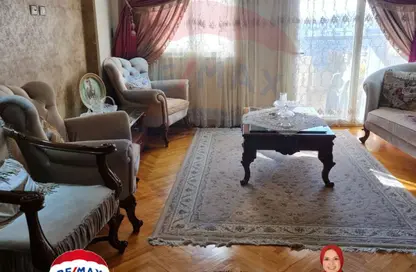 Apartment - 3 Bedrooms - 2 Bathrooms for sale in Mostafa Maher St. - Glim - Hay Sharq - Alexandria