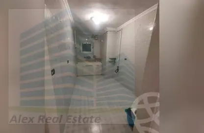 Apartment - 3 Bedrooms - 1 Bathroom for rent in Champollion St. - Azarita - Hay Wasat - Alexandria