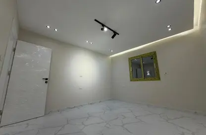 شقة - 3 غرف نوم - 2 حمامات للبيع في البوابة الرابعة - مينا - حدائق الاهرام - الجيزة