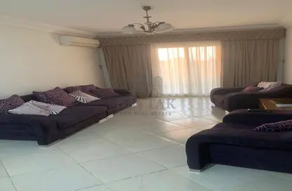 Apartment - 3 Bedrooms - 2 Bathrooms for sale in Omar Al Mokhtar St. - Janaklees - Hay Sharq - Alexandria