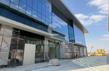 Shop - Studio - 2 Bathrooms for sale in Golden Gate - South Teseen St. - The 5th Settlement - New Cairo City - Cairo