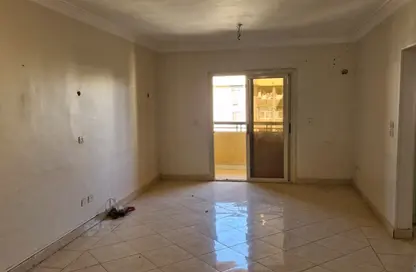 Apartment - 3 Bedrooms - 1 Bathroom for rent in Gardenia City Compound Nasr City - Zahraa Madinat Nasr - Nasr City - Cairo Apartment - 3 Bedrooms - 1 Bathroom for rent in Gardenia City Compound Nasr City - Zahraa Madinat Nasr - Nasr City - Cairo