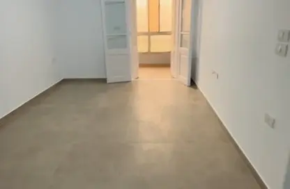 Apartment - 3 Bedrooms - 1 Bathroom for rent in Ammar Ibn Yasser St. - El Hegaz Square - El Nozha - Cairo