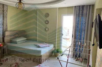 Apartment - 3 Bedrooms - 2 Bathrooms for rent in Kafr Abdo St. - Kafr Abdo - Roushdy - Hay Sharq - Alexandria