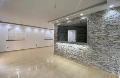 Apartment - 3 Bedrooms - 2 Bathrooms for sale in Street 199 - Degla - Hay El Maadi - Cairo Apartment - 3 Bedrooms - 2 Bathrooms for sale in Street 199 - Degla - Hay El Maadi - Cairo