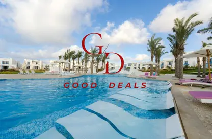 Chalet - 2 Bedrooms - 2 Bathrooms for sale in Mountain View - Ras Al Hekma - North Coast