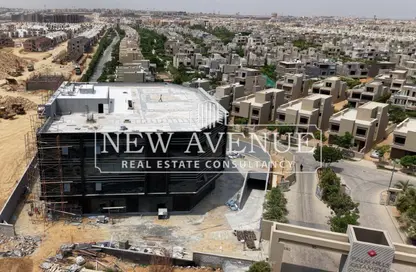 مساحات مكتبية - استوديو - 2 حمامات للايجار في ايست ماين القاهرة الجديدة - كمبوندات التجمع الخامس - التجمع الخامس - مدينة القاهرة الجديدة - القاهرة