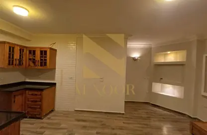 Apartment - 3 Bedrooms - 1 Bathroom for rent in Doctor Kamal Hamdi St. - 4th District - 6 October City - Giza