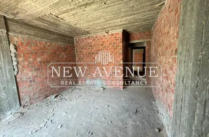 Apartment - 3 Bedrooms - 2 Bathrooms for sale in Galleria Moon Valley - South Investors Area - New Cairo City - Cairo