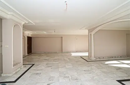 شقة - 3 غرف نوم - 3 حمامات للبيع في ميدان سموحة - سموحة - حي شرق - الاسكندرية