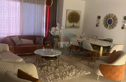 شقة - 2 غرف نوم - 2 حمامات للبيع في فيلدج جيت - المستثمرين الجنوبية - مدينة القاهرة الجديدة - القاهرة