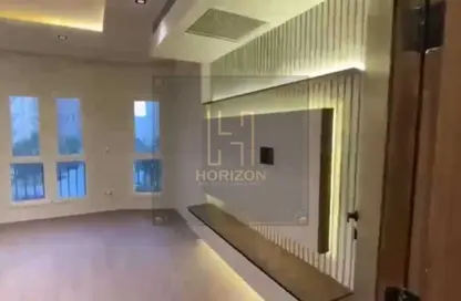 Apartment - 2 Bedrooms - 2 Bathrooms for sale in Hyde Park - 5th Settlement Compounds - The 5th Settlement - New Cairo City - Cairo