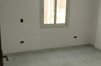 شقة - 3 غرف نوم - 2 حمامات للبيع في طريق المقطم القطاميه - الهضبة الوسطي - المقطم - القاهرة