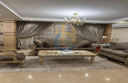 Apartment - 3 Bedrooms - 2 Bathrooms for sale in Tijan - Zahraa El Maadi - Hay El Maadi - Cairo
