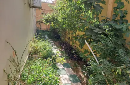 Apartment - 2 Bedrooms - 1 Bathroom for rent in Area B - Ganoob El Acadimia - New Cairo City - Cairo