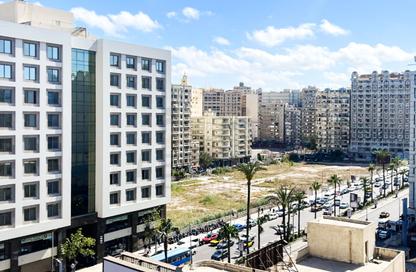 شقة - 3 غرف نوم - 2 حمامات للايجار في شارع محمد فوزي معاذ - سموحة - حي شرق - الاسكندرية