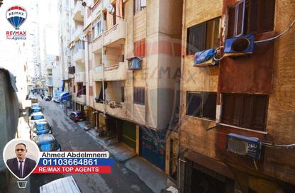 شقة - 4 غرف نوم - 2 حمامات للبيع في سبورتنج - حي شرق - الاسكندرية