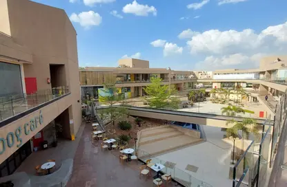 مساحات مكتبية - استوديو - 2 حمامات للايجار في المحور المركزي - الحي الاول - مدينة 6 أكتوبر - الجيزة