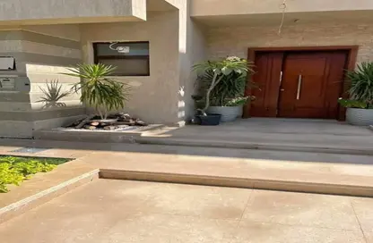 Villa - 5 Bedrooms - 6 Bathrooms for sale in Etapa - Sheikh Zayed Compounds - Sheikh Zayed City - Giza