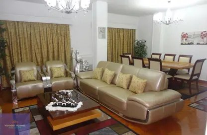 Apartment - 2 Bedrooms - 2 Bathrooms for rent in Sarayat Al Maadi - Hay El Maadi - Cairo