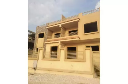 Twin House - 5 Bedrooms - 7 Bathrooms for sale in Waslet Dahshur Road - Sheikh Zayed City - Giza