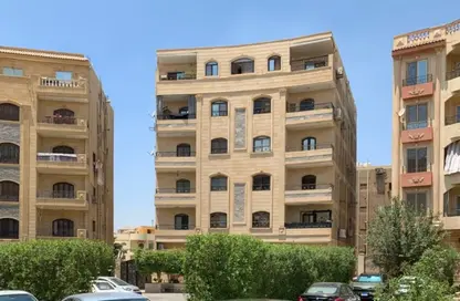 Apartment - 3 Bedrooms - 2 Bathrooms for sale in South Teseen St. - The 5th Settlement - New Cairo City - Cairo