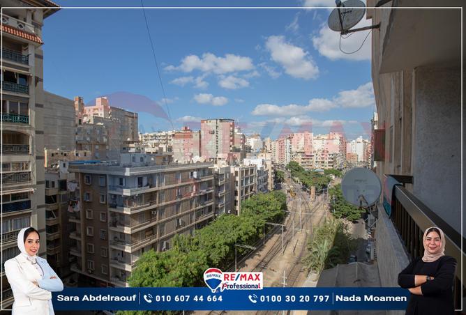 شقة - 3 غرف نوم - 2 حمامات للبيع في شارع احمد شوقى - مصطفي كامل - حي شرق - الاسكندرية
