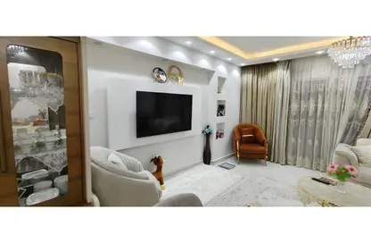 Apartment - 3 Bedrooms - 2 Bathrooms for sale in Doctor Samira Moussa St. - 5th District - Obour City - Qalyubia
