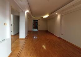 Apartment - 3 bedrooms - 2 bathrooms for للبيع in Mohamed Fawzy Moaz St. - Smouha - Hay Sharq - Alexandria