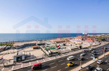 شقة - 4 غرف نوم - 3 حمامات للبيع في سابا باشا - حي شرق - الاسكندرية
