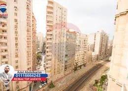 Apartment - 3 Bedrooms - 1 Bathroom for sale in Al Galaa St. - Victoria - Hay Awal El Montazah - Alexandria